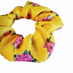 Κοκκαλάκι μαλλιών scrunchie κίτρινο με λουλούδια - ύφασμα, λαστιχάκια μαλλιών