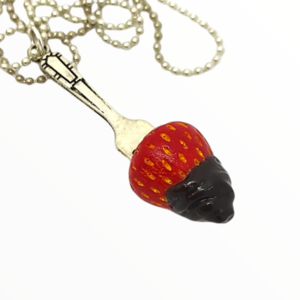 Κολιέ φράουλα βουτηγμένη σε Πραλίνα,χειροποίητα κοσμήματα Mimitopia - γυναικεία, πηλός, χειροποίητα, μινιατούρες φιγούρες - 4