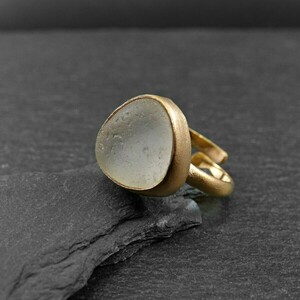 "Crystal Seaglass ring" - Xειροποίητο επίχρυσο 18κ ματ δαχτυλίδι με γυαλάκι της θάλασσας!-Αντίγραφο - γυαλί, επιχρυσωμένα, αυξομειούμενα - 2