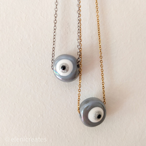 Κοντό κολιέ με γκρι ασημί κεραμική χάντρα μάτι - μήκος 40 εκ - charms, μάτι, κοντά, ατσάλι - 2