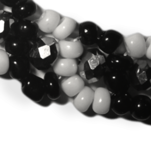 Κολιέ με λευκές και μαύρες χάντρες - χάντρες, κοντά, seed beads - 2