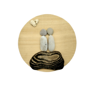 Ξύλινο μαγνητάκι με βότσαλα και θαλασσόξυλο, ερωτευμένοι (9cm) - ξύλο, δώρα επετείου, δώρα γενεθλίων, διακοσμητικά, αγ. βαλεντίνου