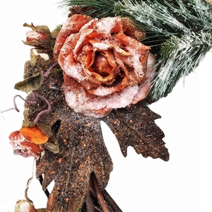 Χριστουγεννιάτικο στεφανι από μπαμπού με τριαντάφυλλα και κουκουνάρια - ξύλο, στεφάνια, διακοσμητικά, κουκουνάρι - 2