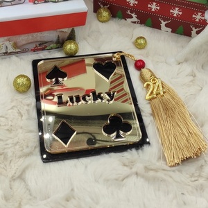 Γούρι"Lucky 2024" τραπουλόχαρτο, υλικό plexiglass 11x9m με χρυσή φούντα και μεταλλικό στοιχείο 2024 - γούρι, plexi glass, χριστουγεννιάτικα δώρα, γούρια - 3