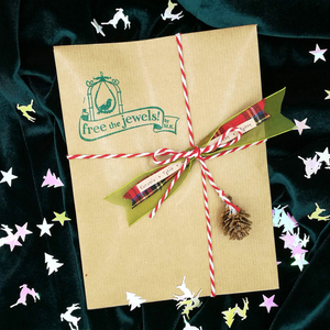 Γούρι ρόδι με χάντρες - σπόρια και λαδί κορδέλα - ξύλο, ρόδι, χριστουγεννιάτικα δώρα, γούρια - 3