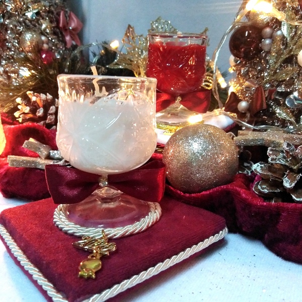 Γούρι 2024 αρωματικό κερί σε μπορντό βελουτέ βάση 9*9*9cm - βελούδο, κερί, αρωματικό, χριστούγεννα, γούρια - 3