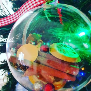 Χριστουγεννιάτικη μπάλα χειροποίητη κανέλα και αποξηραμένο πορτοκάλι - ξύλο, κουκουνάρι, χριστουγεννιάτικα δώρα, στολίδια, μπάλες - 3