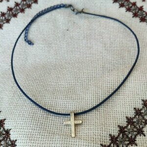 κολιέ σκούρο μπλε κορδόνι με σταυρό - ύφασμα, επάργυρα, σταυρός, κοντά, φθηνά - 3