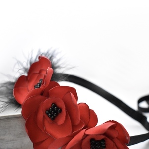 Στέκα με κόκκινα υφασμάτινα λουλούδια - ύφασμα, λουλούδια, λουλούδι, στέκες - 2