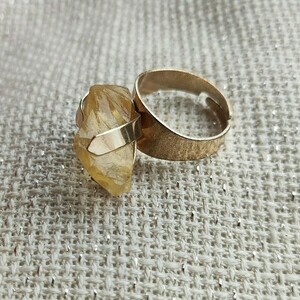 δαχτυλίδι χρυσό αυξομειούμενο με κίτρινη ακανόνιστη πέτρα - επιχρυσωμένα, χαλκός, γεωμετρικά σχέδια, αυξομειούμενα, φθηνά - 3