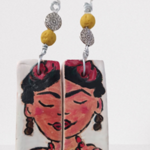 Ζωγραφισμένα στο χέρι ορθογώνια σκουλαρίκια Frida Kahlo - πηλός, boho, κρεμαστά, μεγάλα