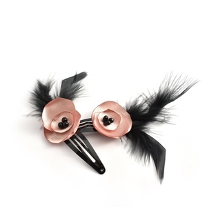 Hair clips με ροζ λουλουδάκια - φτερό, δώρο, ιδεά για δώρο, αξεσουάρ μαλλιών, hair clips - 3