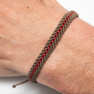 Unisex καφέ μόκα και κόκκινο βραχιόλι μακραμε - mocha brown and red macrame bracelet - ύφασμα, μακραμέ, boho, χεριού, αυξομειούμενα - 4