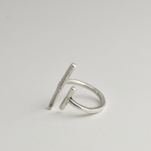 Δαχτυλίδι επάργυρο με δύο κάθετες ασύμμετρες μπάρες αυξομειουμενο - ορείχαλκος, επάργυρα, boho, αυξομειούμενα, φθηνά