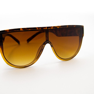 Γυαλιά ηλίου σε πολύχρωμη απόχρωση με 100% UV προστασία από τον ήλιο. - αλυσίδες, γυαλιά ηλίου, κορδόνια γυαλιών, θήκες γυαλιών - 4