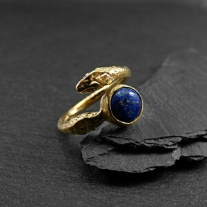 " Όφις - lapis " - Χειροποίητο δαχτυλίδι, επίχρυσο 18Κ, με ημιπολύτιμο λίθο Lapis Lazuli και ένα φίδι! - ημιπολύτιμες πέτρες, ορείχαλκος, αυξομειούμενα - 2