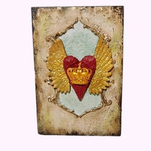 Ξύλινο κάδρο με καρδιά φτερά και κορώνα-Αντίγραφο - πίνακες & κάδρα, καρδιά, πηλός