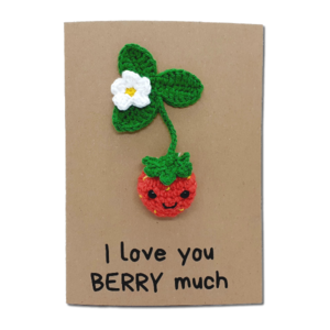 Ευχετήρια κάρτα με πλεκτή φράουλα - γενέθλια, επέτειος, amigurumi, γιορτή της μητέρας