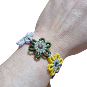 Βραχιόλι Μακραμέ με Λουλούδια (Πράσινο-Κίτρινο-Φούξια-Λιλά-Μώβ) - μακραμέ, κορδόνια, χεριού, αυξομειούμενα, δώρα για γυναίκες - 2