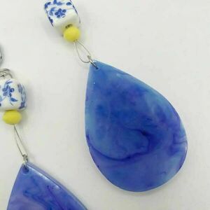 Σκουλαρίκια boho από υγρό γυαλί και κεραμικές χάντρες με λουλούδια - μπλε/μωβ - γυαλί, boho, κρεμαστά - 4