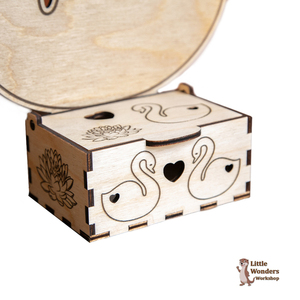 Ξύλινη Βάση με θέμα "Κύκνος", με κουτί αποθήκευσης για αξεσουάρ, Φυσικό Χρώμα Ξύλου, Διάσταση: 26Χ20εκ. - κορίτσι, κουτί, οργάνωση & αποθήκευση, δώρα για παιδιά, κύκνος, κουτιά αποθήκευσης - 2