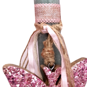 Γυναικεία αρωματική λαμπάδα στρογγυλή ξυστή, σε χρώμα πετρόλ και glamourous ύφος, με εντυπωσιακή πεταλούδα ροζ γυαλιστερή - κορίτσι, λαμπάδες