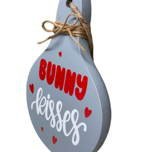 Διακοσμητικος γκρι ξυλινος δισκος κοπης "Bunny Kisses" διαστ. 20x12 - διακοσμητικά, πασχαλινά δώρα, διακοσμητικό πασχαλινό - 2