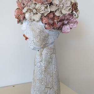 Διακόσμηση Επιτραπέζια "Κοπέλα με λουλούδια" " (30x18cm) - λουλούδια, διακόσμηση, πηλός, κασπώ, για ενήλικες - 3