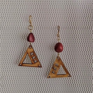 "Triangle" - Κρεμαστά σκουλαρίκια με ξύλο και πέτρες ίασπι - ημιπολύτιμες πέτρες, ξύλο, κρεμαστά, γάντζος - 4