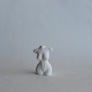 Διακοσμητικό γυναικείο σώμα με καμπύλες από τσιμέντο λευκό 9.5cm | Concrete Decor - τσιμέντο, διακοσμητικά