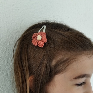 Σετ κλιπ μαλλιών με πλεκτό λουλούδι και ξύλινη χάντρα (2 τεμ.) - νήμα, crochet, hair clips, 100% βαμβακερό - 5