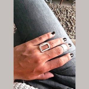 Γυναικείο φαρδύ δαχτυλίδι με ιδιαίτερο σχεδιασμό από ασήμι επιπλατινωμένο ανοιγόμενο ασημί - ασήμι 925, γεωμετρικά σχέδια, μεγάλα, επιπλατινωμένα, αυξομειούμενα - 4