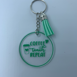 Μπρελόκ για δασκάλα Coffee -Teach -Repeat - πλαστικό, με φούντες, δώρα για δασκάλες