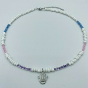 Κολιέ με ατσάλινο στοιχείο κορώνα και πολύχρωμα seed beads. - charms, χάντρες, κοντά, ατσάλι, seed beads - 5