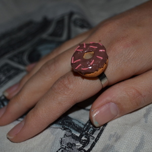 Donut με γλάσο σοκολάτας και ροζ τρούφα/ δαχτυλίδι /αυξομειούμενο/ μεγάλο/ πολυμερικός πηλός - πηλός, μεγάλα, αυξομειούμενα - 4