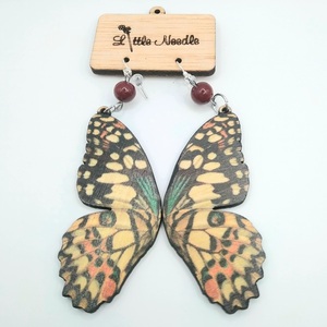 Butterfly! Ξύλινα σκουλαρίκια με χάντρα και ατσάλινο γάντζο! - ξύλο, πεταλούδα, ατσάλι, γάντζος - 2