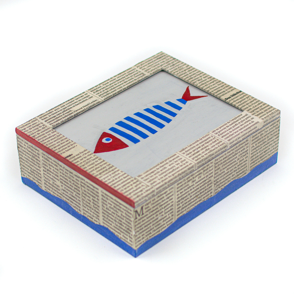 Ορθογώνιο κουτί ντυμένο με εφημερίδα και ζωγραφισμένο καπάκι - ξύλο, ψάρι, οργάνωση & αποθήκευση