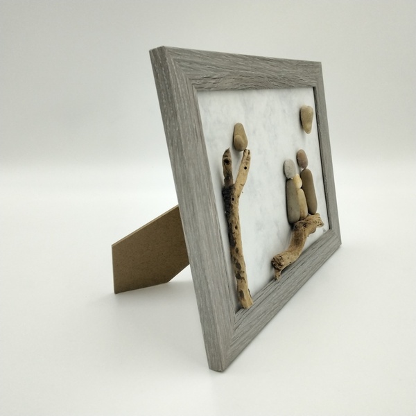 Ξύλινη επιτραπέζια ή επιτοίχια κορνίζα με βότσαλα, οικογένεια (21×16 cm) - ξύλο, δώρα γάμου, δώρα επετείου, διακοσμητικά, ιδεά για δώρο - 3
