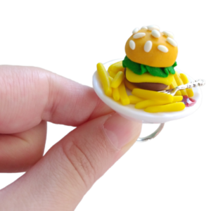 Δαχτυλίδι burger με πατάτες τηγανιτές με πολυμερικό πηλό / μεγάλο / μεταλλική βάση / αυξομειούμενο / Twice Treasured - πηλός, cute, γλυκά, αυξομειούμενα - 4