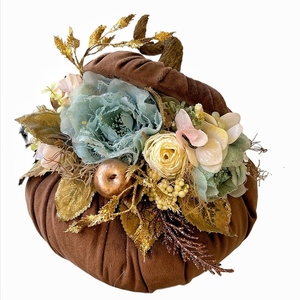 Βελούδινη κολοκυθα γουρι με καπάκι και λουλούδια - βελούδο, γιαγιά, διακοσμητικά, κολοκύθα