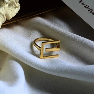 Ατσάλινο Γυναικείο Δαχτυλίδι Μαιανδρος σε χρώμα χρυσό ,μέγεθος αυξομειούμενο. - γεωμετρικά σχέδια, ατσάλι, αυξομειούμενα, φθηνά - 5