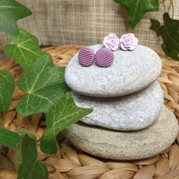 " Purple roses stud set I" I Χειροποίητα μοντέρνα καρφωτά σκουλαρίκια από πολυμερικό πηλό - set 2 ζευγάρια - χρώμα μωβ - πηλός, λουλούδι, καρφωτά, μικρά, καρφάκι - 2