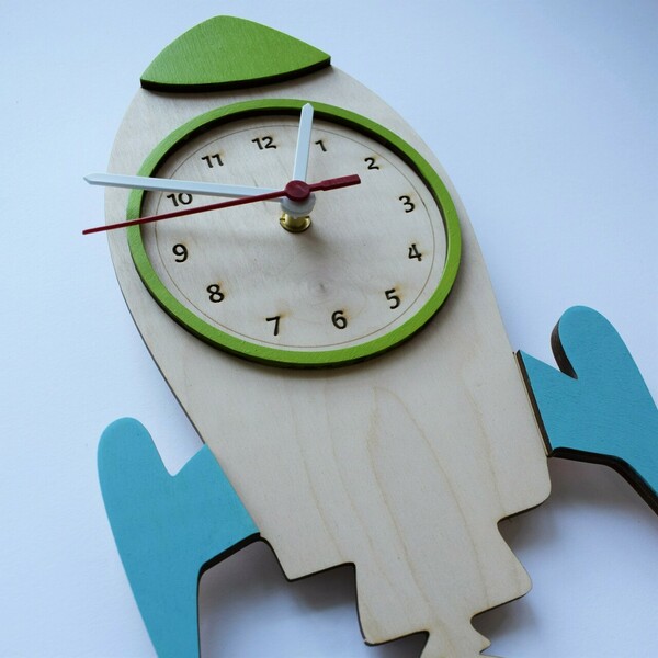 Ξύλινο ρολόι τοίχου 30εκ ¨Πύραυλος" - αγόρι, ρολόι, διάστημα, ρολόγια, διακοσμητικό παιδικού δωματίου - 2