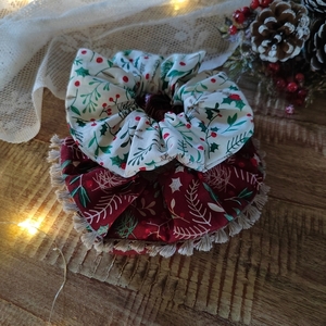 Σετ από δύο scrunchies λαστιχάκια μαλλιών Χριστουγεννιάτικα scrunchies με γκι μπορντό και off white 2τμχ medium size. - ύφασμα, αξεσουάρ, χριστούγεννα, Black Friday - 3