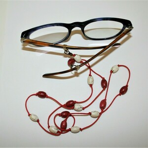 Κορδόνι γυαλιών με κόκκινες-άσπρες κεραμικές χάντρες, κόκκινο κορδόνι - κορδόνια, χάντρες, κορδόνια γυαλιών - 3