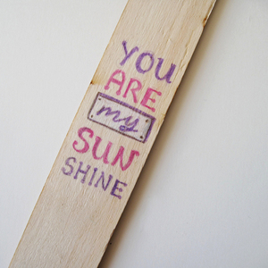 Ξύλινος σελιδοδείκτης για ερωτευμένους με τη φράση "You are my sun sunshine" 3x18 εκ. - χειροποίητα, σελιδοδείκτες, αγ. βαλεντίνου, δωρο για επέτειο - 2