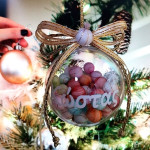 Χριστουγεννιάτικη μπάλα plexiglass 6cm με όνομα και πολύχρωμες μπαλίτσες - plexi glass, χριστουγεννιάτικα δώρα, στολίδια, προσωποποιημένα, μπάλες - 3
