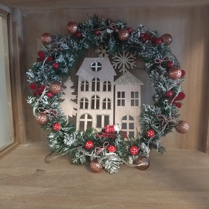 Ξύλινο χριστουγεννιάτικο στεφάνι με σπιτάκια - ξύλο, στεφάνια, διακοσμητικά, άγιος βασίλης, δέντρο - 2