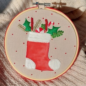 Χειροποίητο Χριστουγεννιατικο Τελάρο- Χριστουγεννιατικη κάλτσα - ύφασμα, νήμα, βελούδο, διακοσμητικά - 2