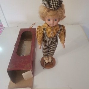 Κούκλα πορσελανης - ύφασμα, ξύλο, χαρτί, διακοσμητικά